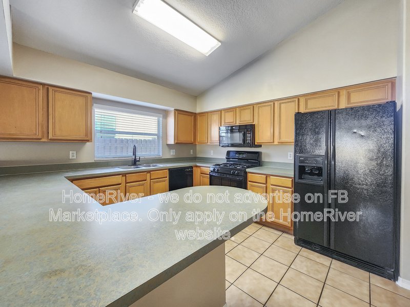 Available Now - 10434 Lightner Bridge Dr, Tampa property image