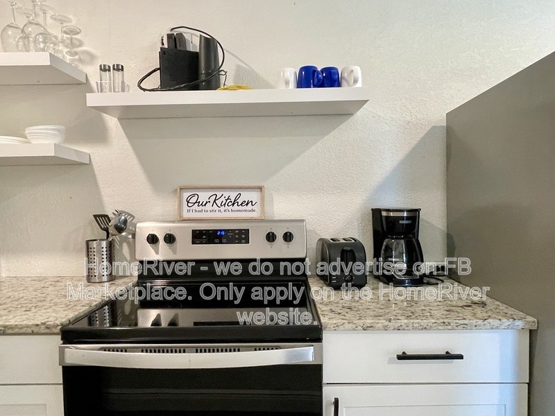 Move In Ready! - 2722 14TH AVE S UNIT B, ST PETERSBURG FL 33712 property image