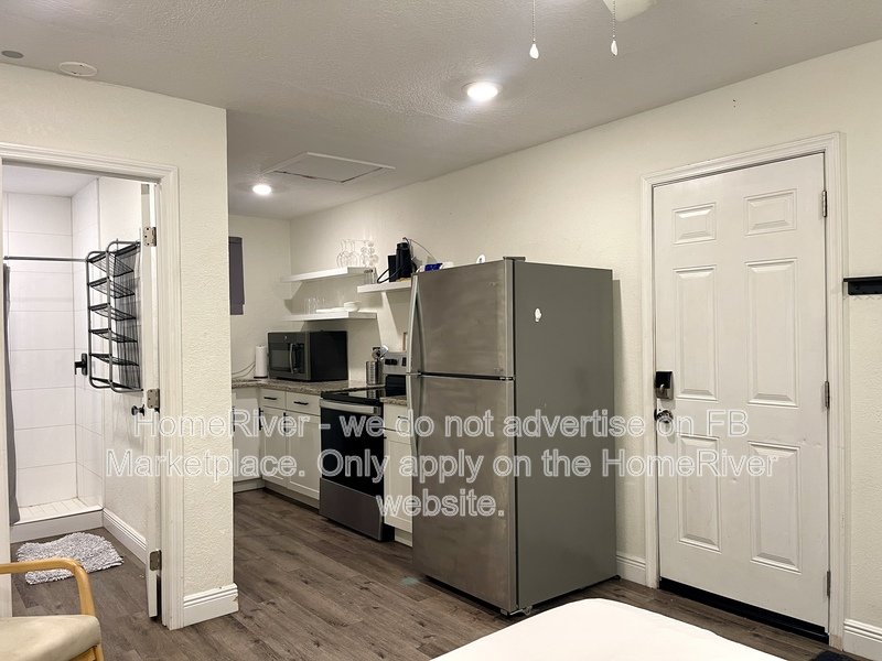 Move In Ready! - 2722 14TH AVE S UNIT B, ST PETERSBURG FL 33712 property image