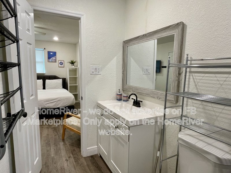 Move In Ready! - 2722 14TH AVE S UNIT B, ST PETERSBURG FL 33712 property image