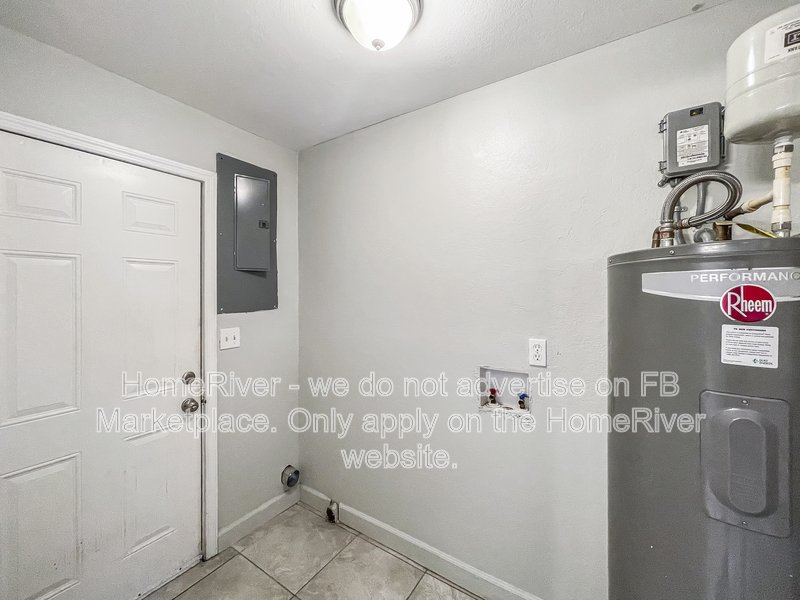 Available Now! Amazing 3 bedroom, 2 bath home! property image