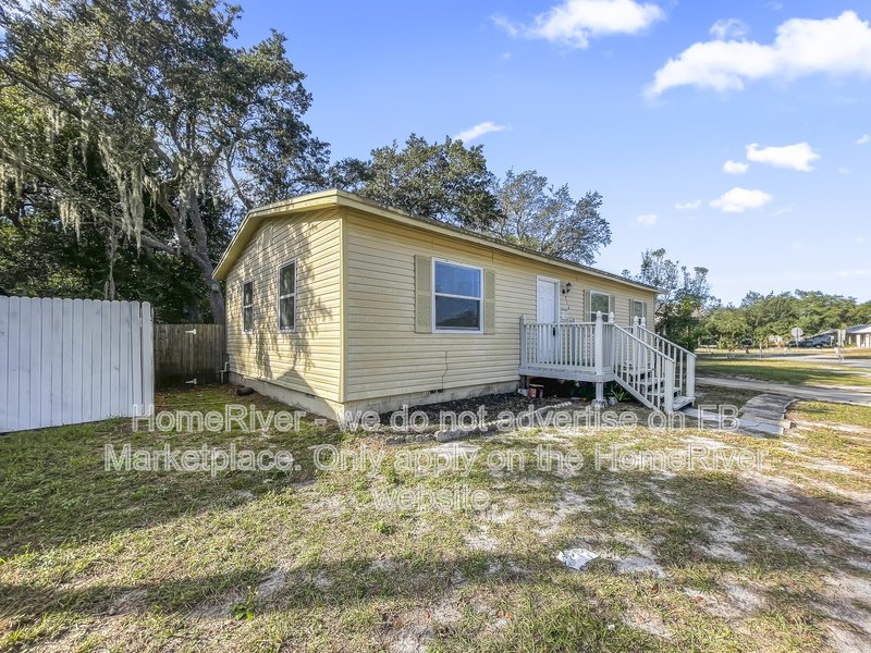 Available Now! Amazing 3 bedroom, 2 bath home! property image