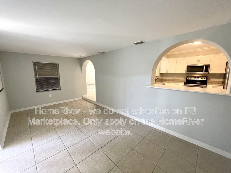 Available Now! 3 bed 2 bath South Tampa Home property image