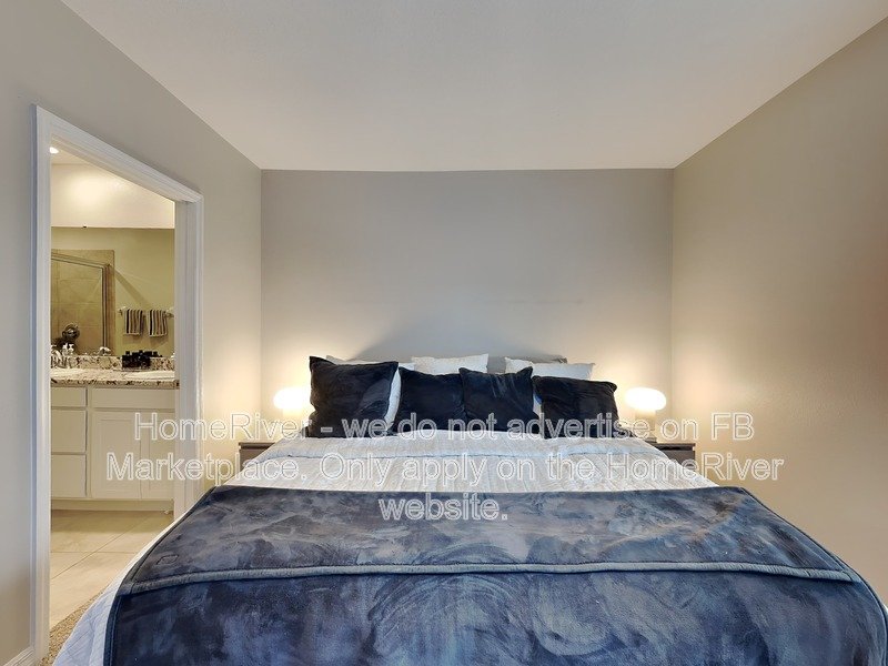 Move In Ready! - 2567 MIDNIGHT PEARL DR SARASOTA FL 34240 property image