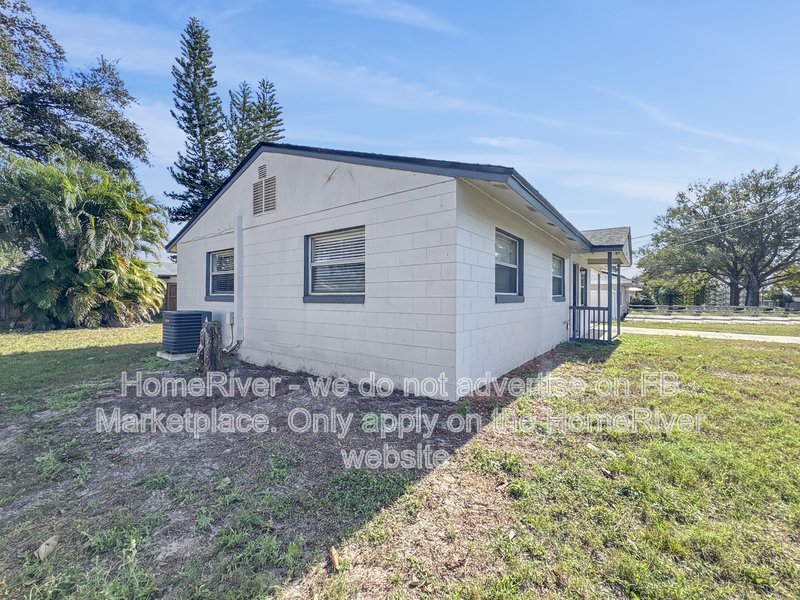 Available Now! Amazing 3 bed 1 bath! property image