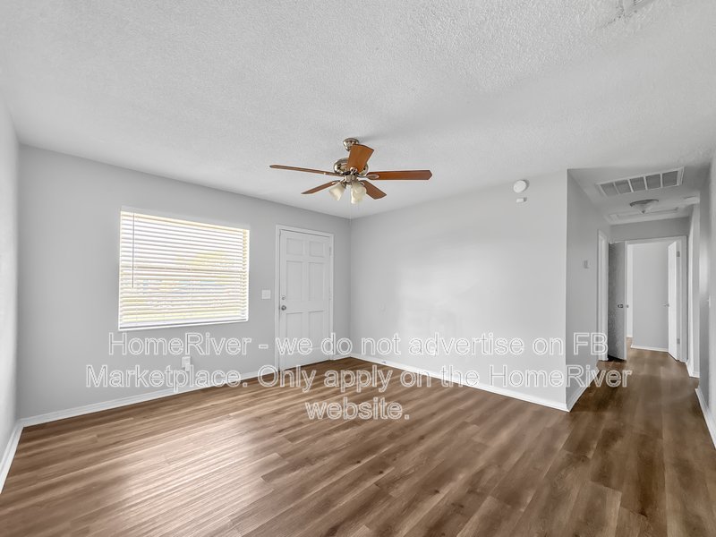 Available Now! Amazing 3 bed 1 bath! property image