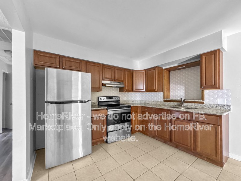 Available Now! Amazing 3 bed 1 bath! property image