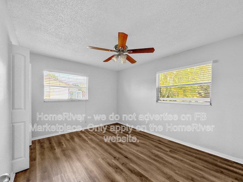 Available Now! Amazing 3 bed 1 bath! property image