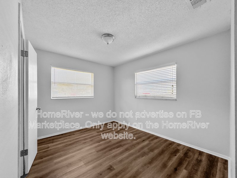 Available Now! Amazing 3 bed 1 bath! property image