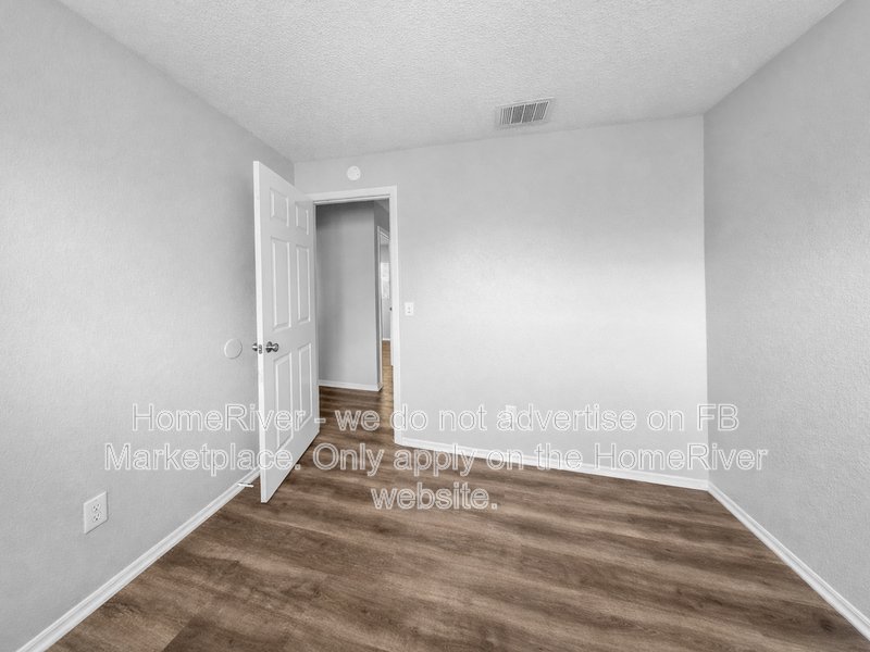 Available Now! Amazing 3 bed 1 bath! property image