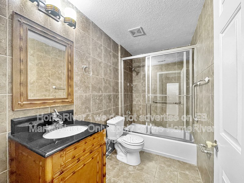 Available Now! - 225 Glasgow Ct, Davenport property image