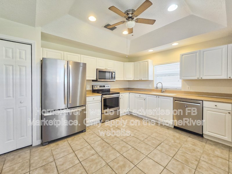 55+ Apply Now!!! 10156 MAINSAIL DR, property image