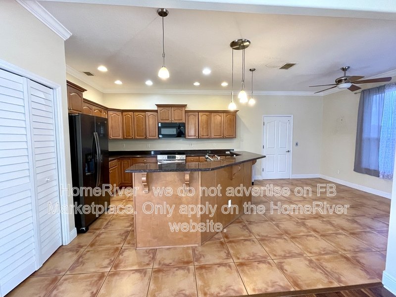 Available Now - 7436 Islander Ln property image