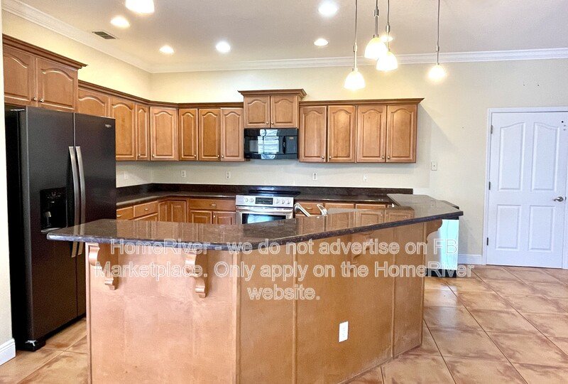 Available Now - 7436 Islander Ln property image