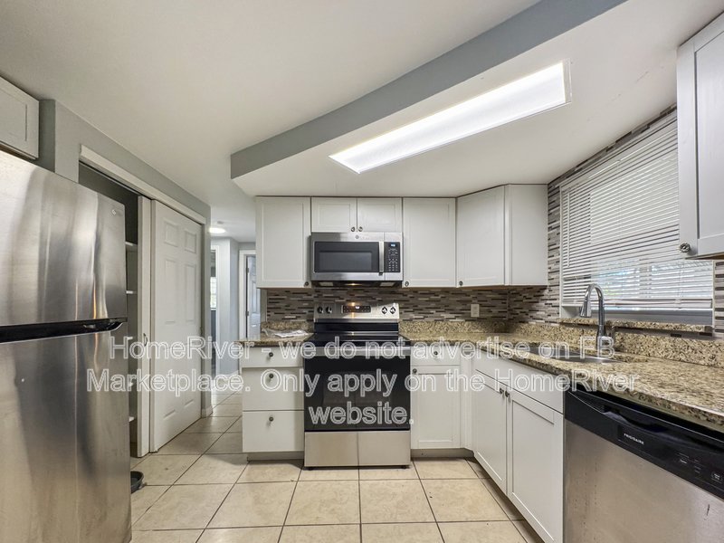 Available Now! Amazing 3 bed 2 bath home! property image