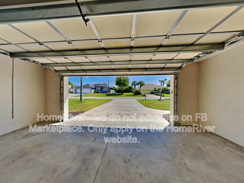 Move In ready! Pool Home property image