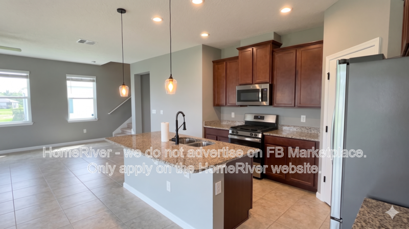 Spacious 3BR + Loft - Screened Lanai - Resort-Style Amenities property image