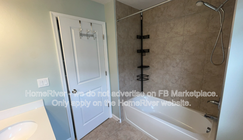 Spacious 3BR + Loft - Screened Lanai - Resort-Style Amenities property image