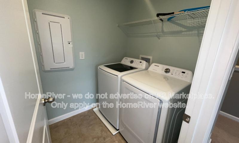 Spacious 3BR + Loft - Screened Lanai - Resort-Style Amenities property image