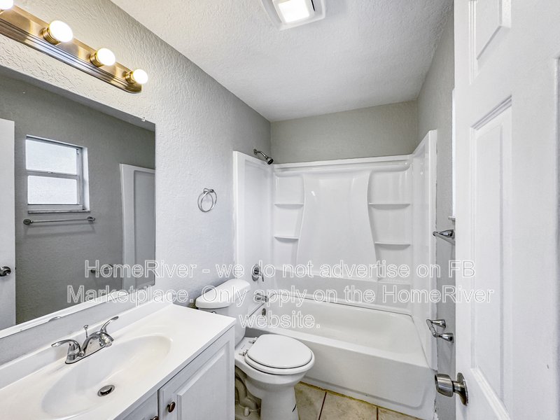 Available Now! Amazing 3 bed 2 bath home! property image