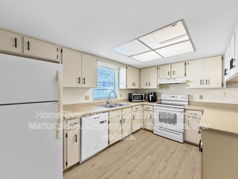 Pet-Friendly! Apply Now!!! 781 Night Owl Ln property image