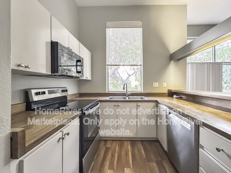 Available Now! Amazing 3 bed 2 bath home! property image