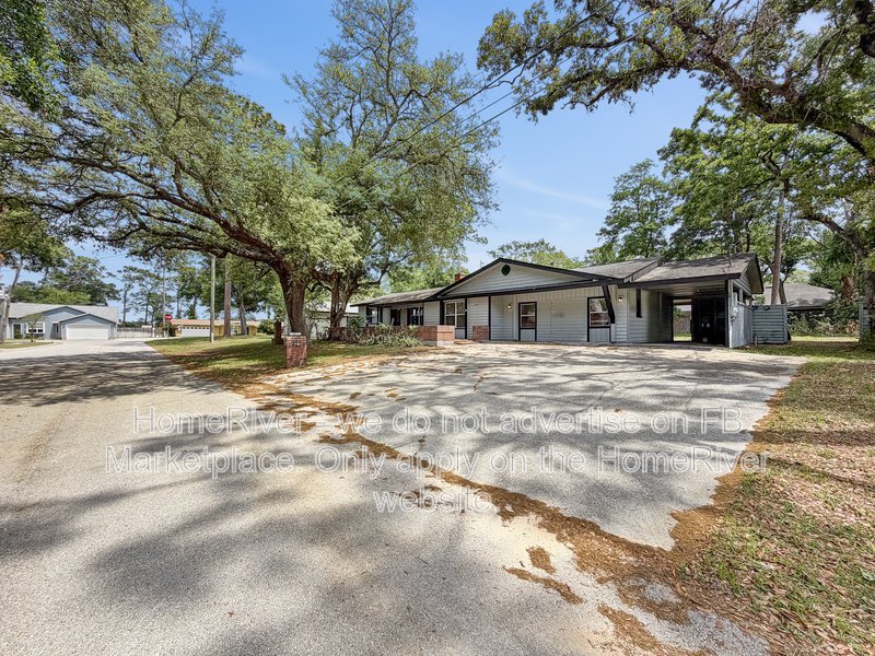 Available Now! Amazing 5 bed 3 bath home! property image