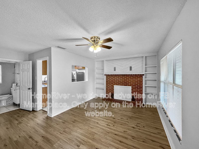 Available Now! Amazing 5 bed 3 bath home! property image