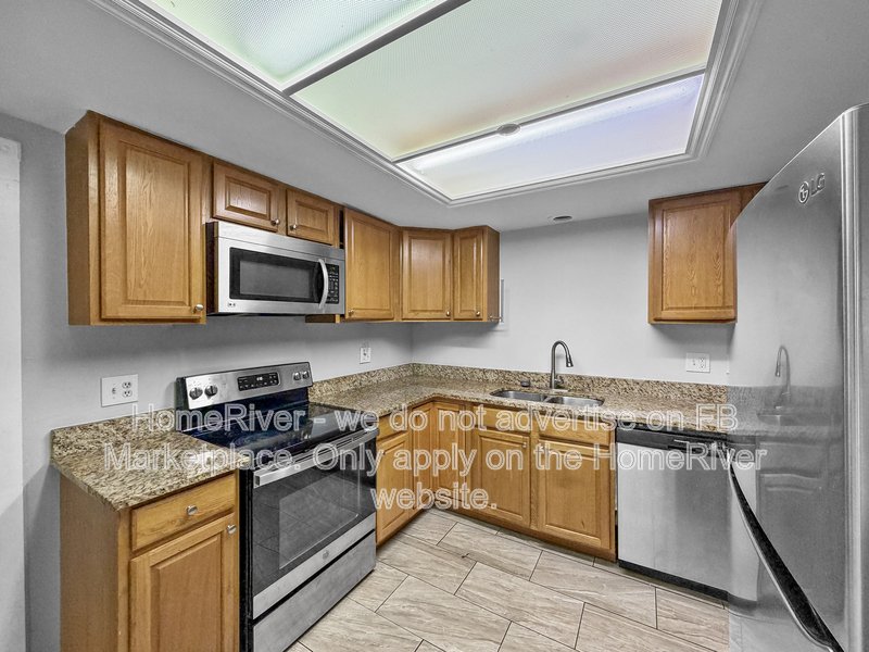 Available Now! Amazing 5 bed 3 bath home! property image