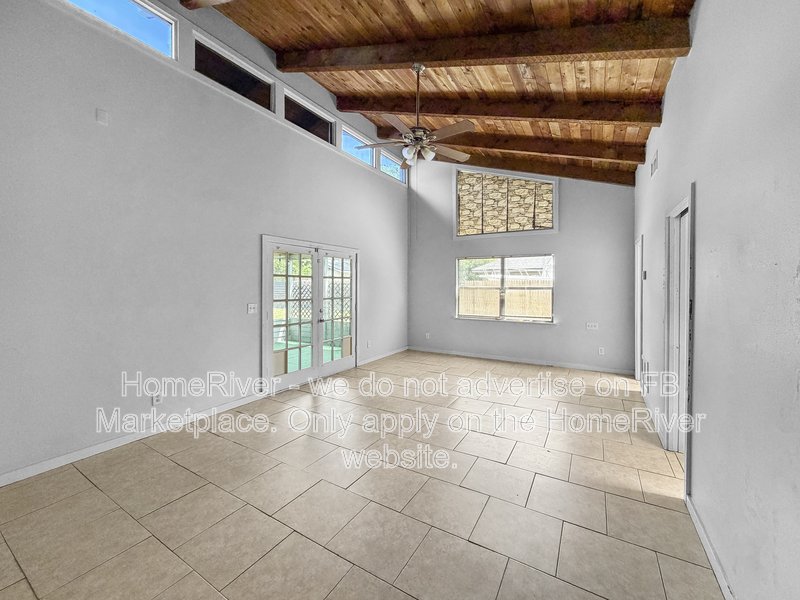 Available Now! Amazing 5 bed 3 bath home! property image