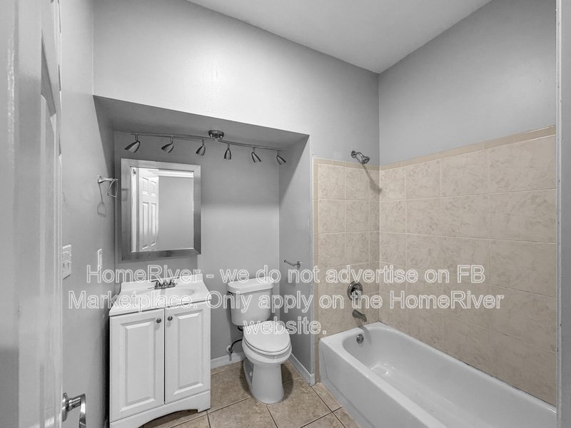 Available Now! Amazing 5 bed 3 bath home! property image