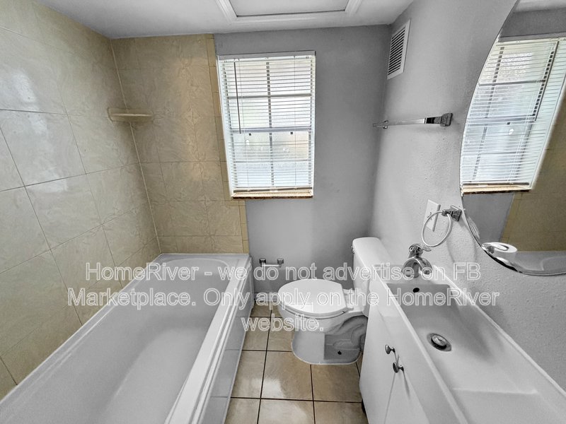 Available Now! Amazing 5 bed 3 bath home! property image