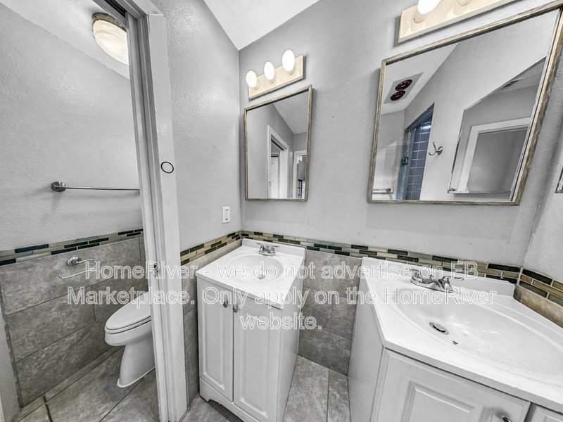 Available Now! Amazing 5 bed 3 bath home! property image