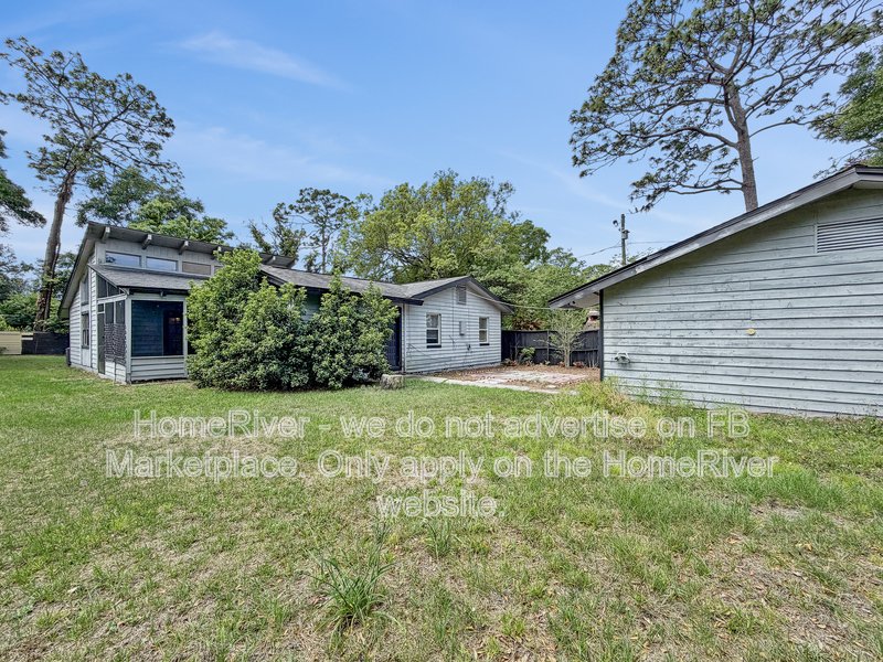 Available Now! Amazing 5 bed 3 bath home! property image