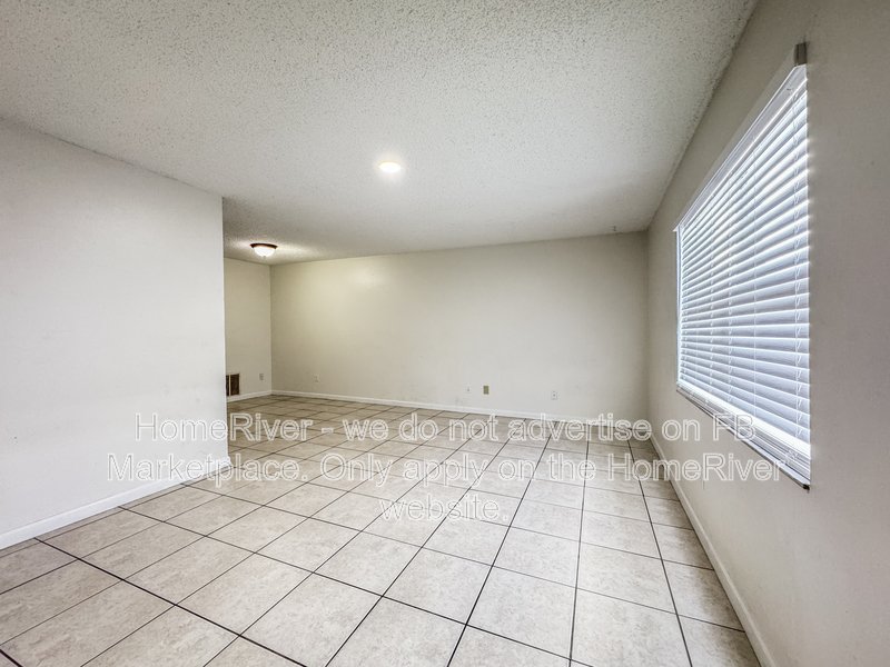 GREAT LOCATION - WATER INCLUDED - SECTION 8 ACCEPTED property image