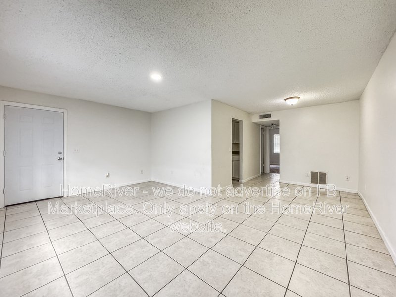 GREAT LOCATION - WATER INCLUDED - SECTION 8 ACCEPTED property image