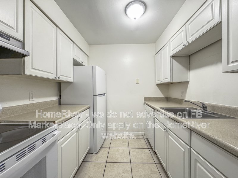 GREAT LOCATION - WATER INCLUDED - SECTION 8 ACCEPTED property image