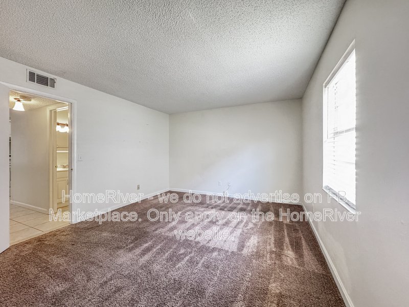 GREAT LOCATION - WATER INCLUDED - SECTION 8 ACCEPTED property image