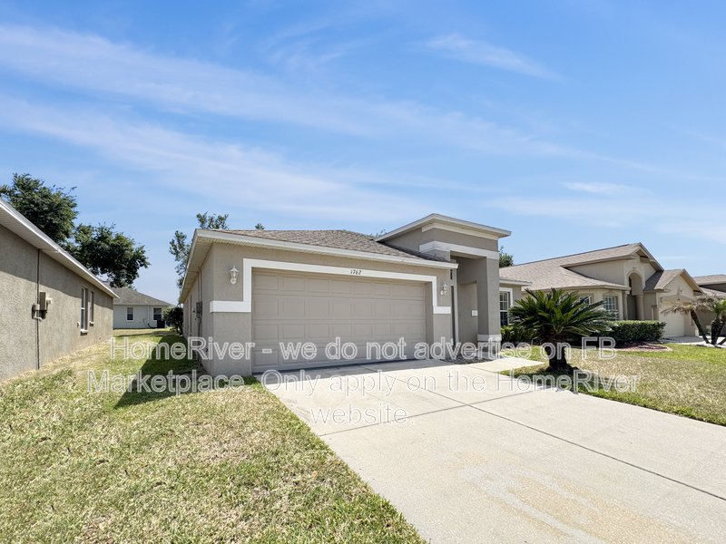 Spacious 4BR Home - Nearly 2,000 Sq Ft in Hampton Hills property image