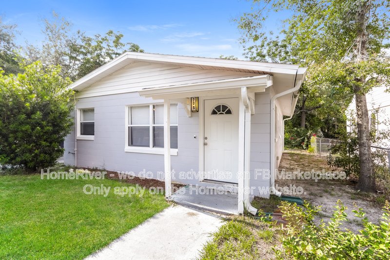 Adorable 3 bd 2 bath Single Family Home property image