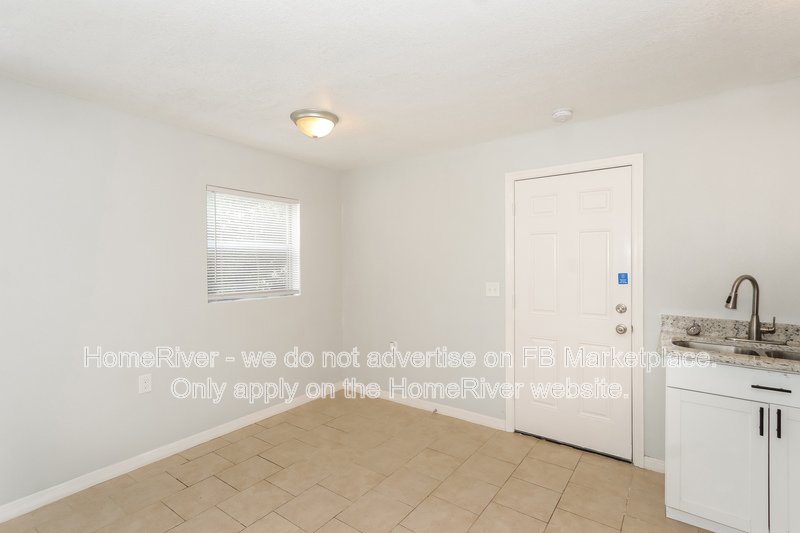 Adorable 3 bd 2 bath Single Family Home property image