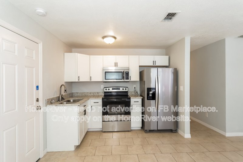 Adorable 3 bd 2 bath Single Family Home property image