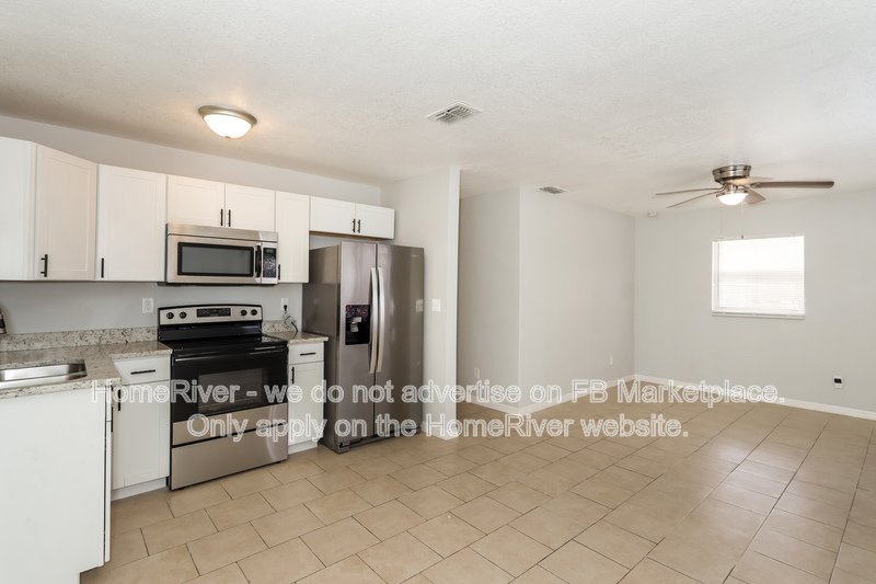 Adorable 3 bd 2 bath Single Family Home property image