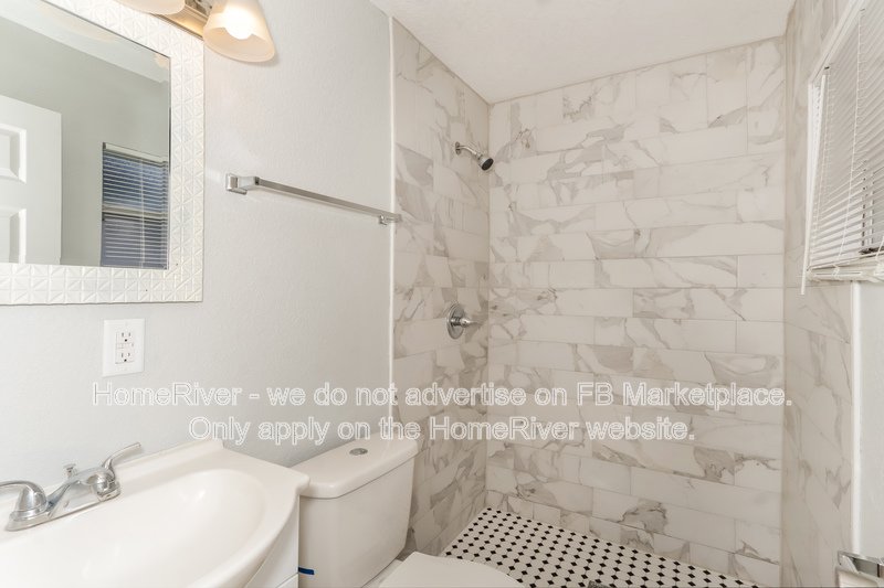Adorable 3 bd 2 bath Single Family Home property image