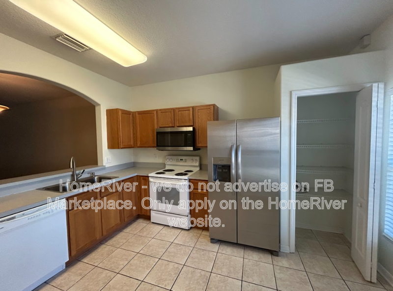 2BR Townhome - Dual Ensuite Baths + Den -  Gated Community property image