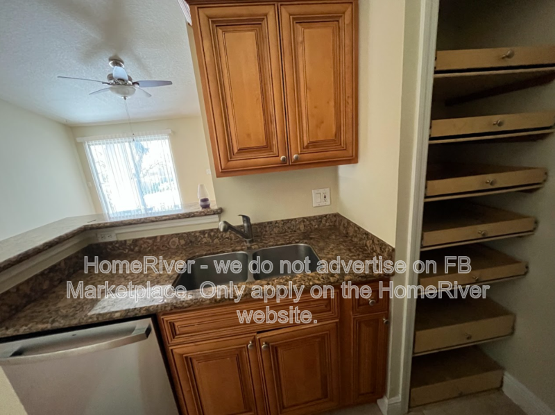 Move In Ready!- 712 Secret Harbor Ln Unit 200 Lake Mary, FL 32746 property image