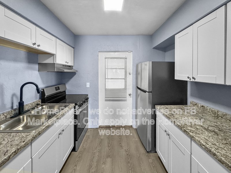 Renovated 2BR w/ Screened Lanai - Pet Friendly property image
