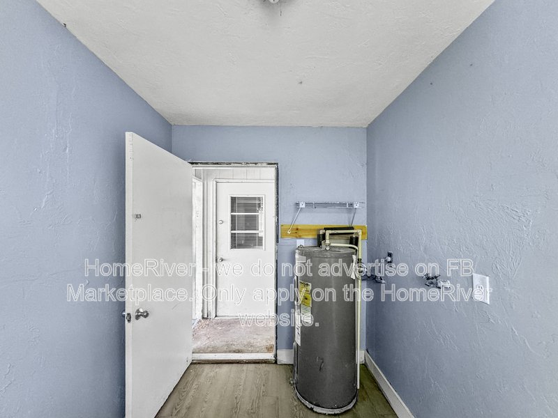Renovated 2BR w/ Screened Lanai - Pet Friendly property image