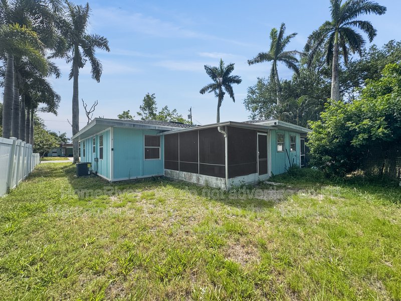 Renovated 2BR w/ Screened Lanai - Pet Friendly property image