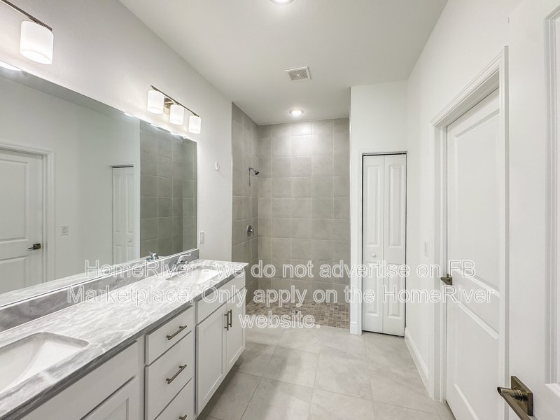 Available Now! Charming 4 bed 2 bath home! property image